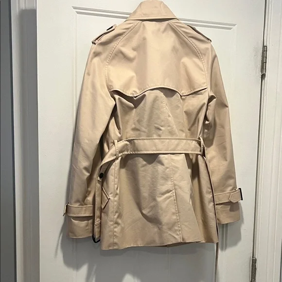 Coach Light Pink Trench Coat with Black Buttons - Picture 3 of 4